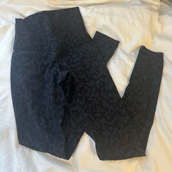Lululemon Sz 2 spotted Align leggings 28” - Picture 2 of 4